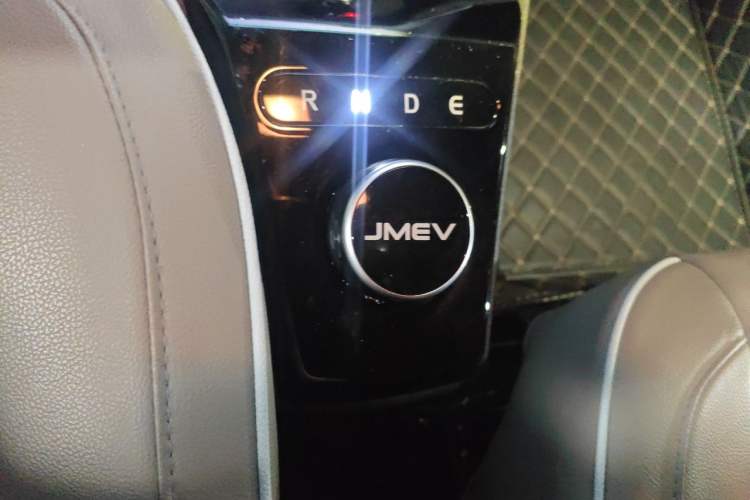 Used JMEV Xiao Qilin 2023 Joyful Edition 201km Comfort Model Gear Lever