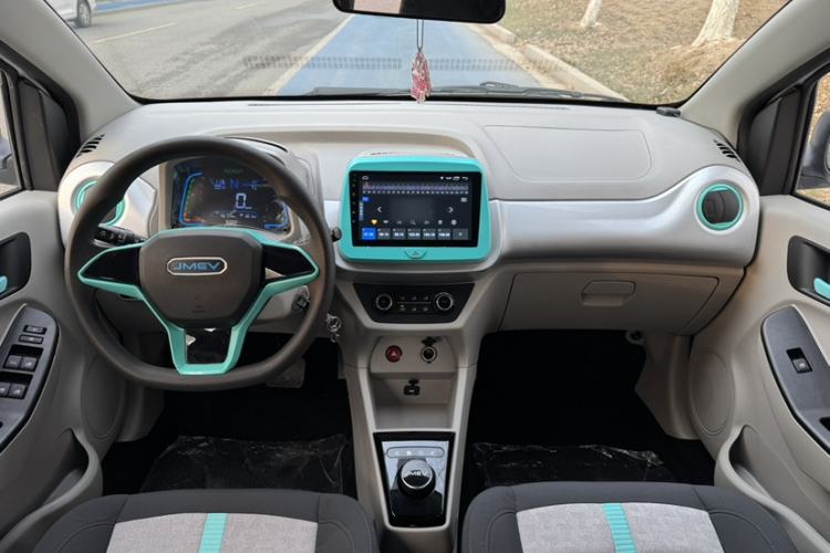Used JMEV Xiao Qilin 2023 Joyful Edition 201km Comfort Model Interior 1