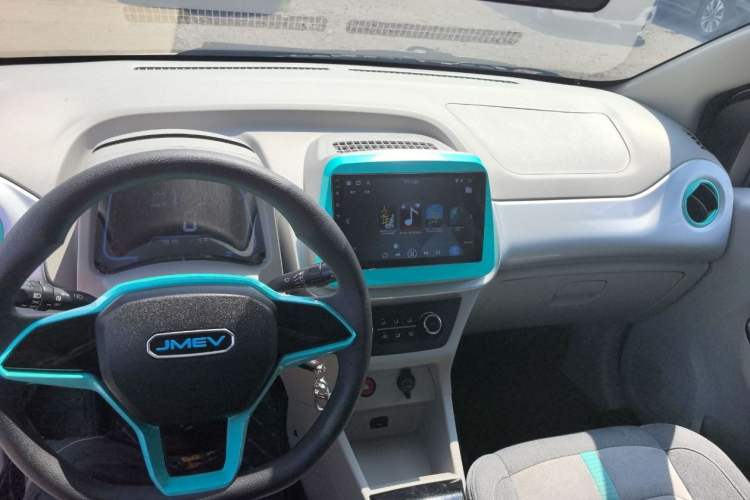 Used JMEV Xiao Qilin 2023 Joyful Edition 201km Comfort Model Interior 1