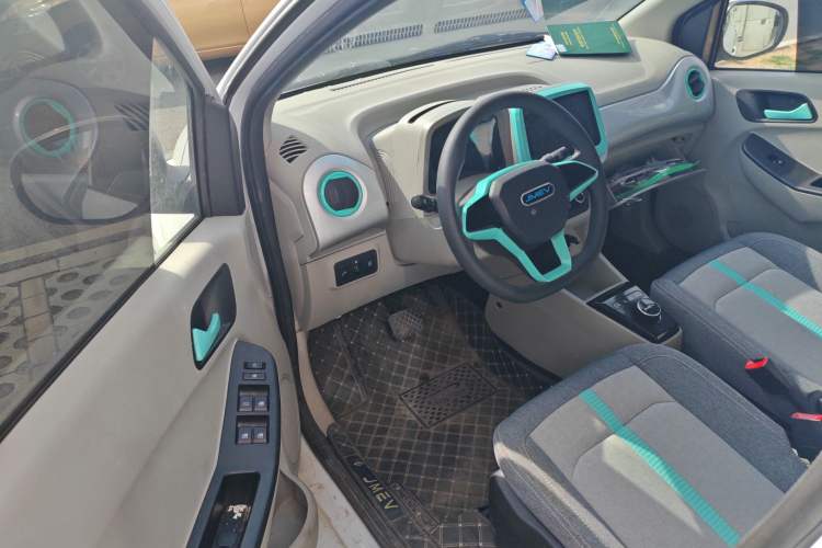 Used JMEV Xiao Qilin 2023 Joyful Edition 201km Luxury Model Interior 2