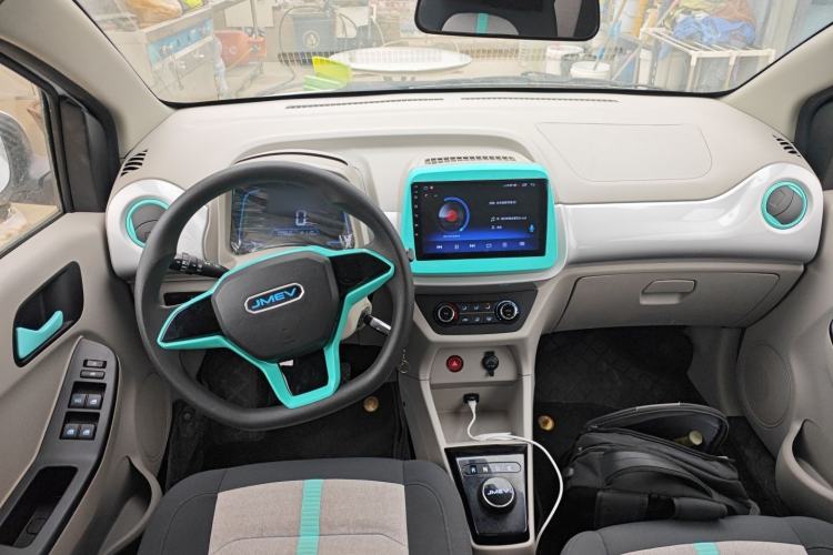 Used JMEV Xiao Qilin 2023 Joyful Edition 201km Comfort Model Interior 2