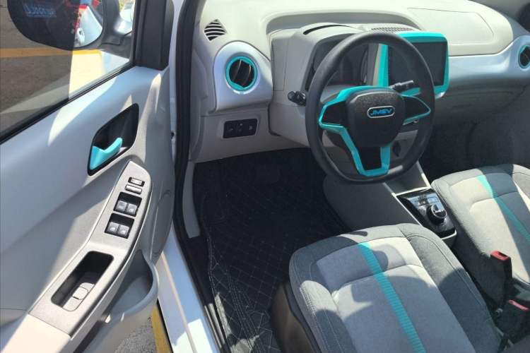 Used JMEV Xiao Qilin 2023 Joyful Edition 201km Comfort Model Interior 2