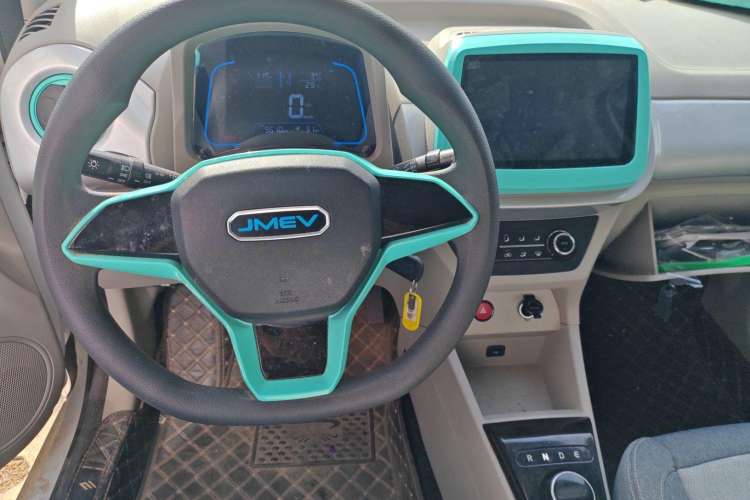 Used JMEV Xiao Qilin 2023 Joyful Edition 201km Luxury Model Interior 3