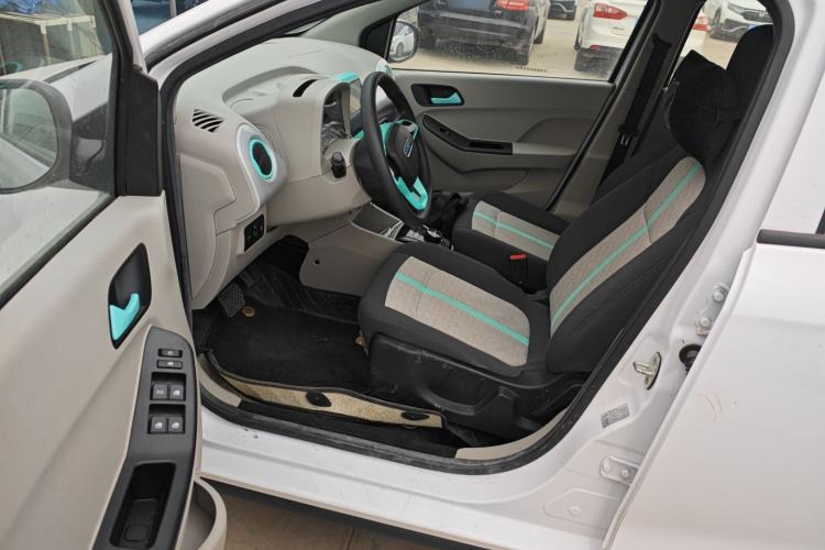 Used JMEV Xiao Qilin 2023 Joyful Edition 201km Comfort Model Interior 3
