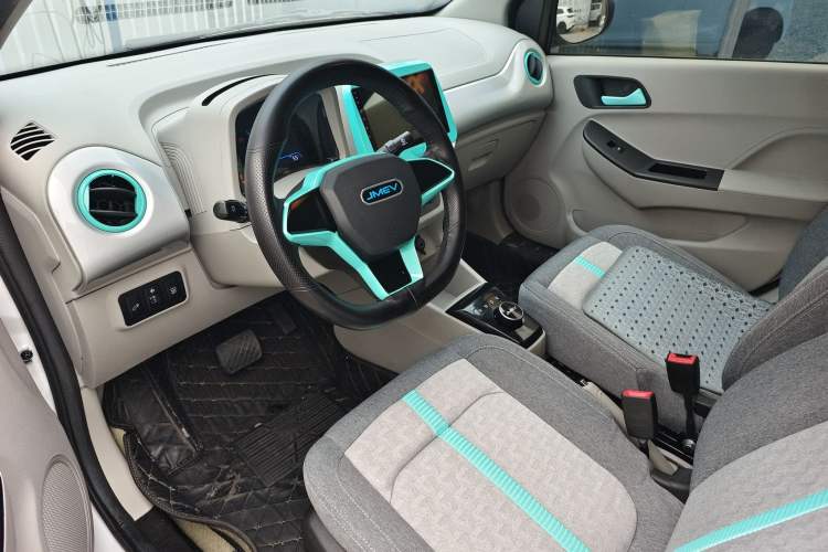 Used JMEV Xiao Qilin 2023 Joyful Edition 201km Comfort Model Interior 3