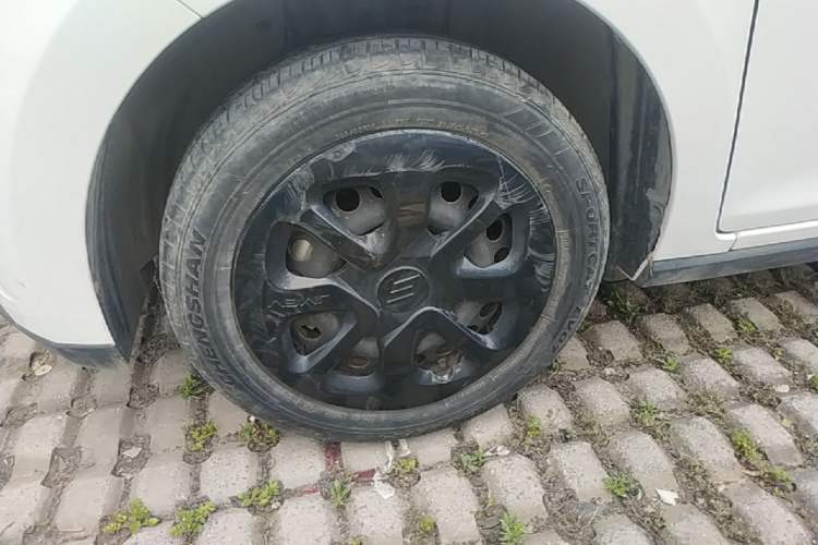 Used JMEV Xiao Qilin 2023 Joyful Edition 201km Comfort Model Left Front Wheel Hub