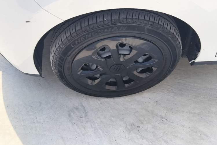 Used JMEV Xiao Qilin 2023 Joyful Edition 201km Comfort Model Left Front Wheel Hub