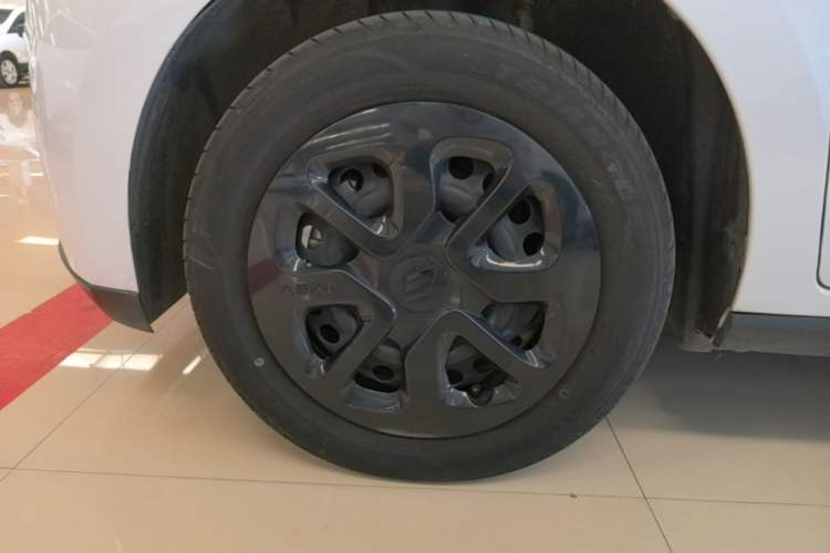 Used JMEV Xiao Qilin 2023 Joyful Edition 201km Comfort Model Left Front Wheel Hub