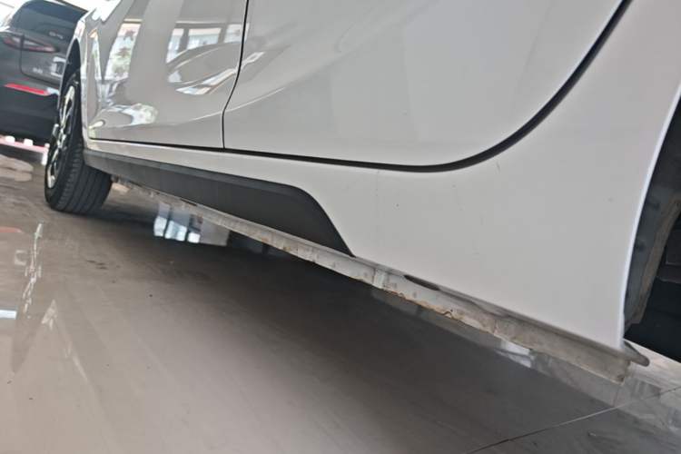 Used JMEV Xiao Qilin 2023 Joyful Edition 201km Comfort Model Left Side Sill