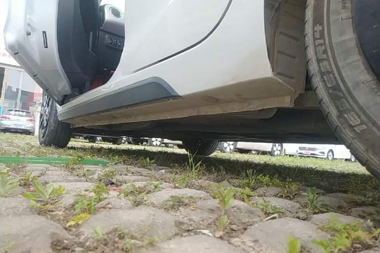 Used JMEV Xiao Qilin 2023 Joyful Edition 201km Comfort Model Left Side Sill