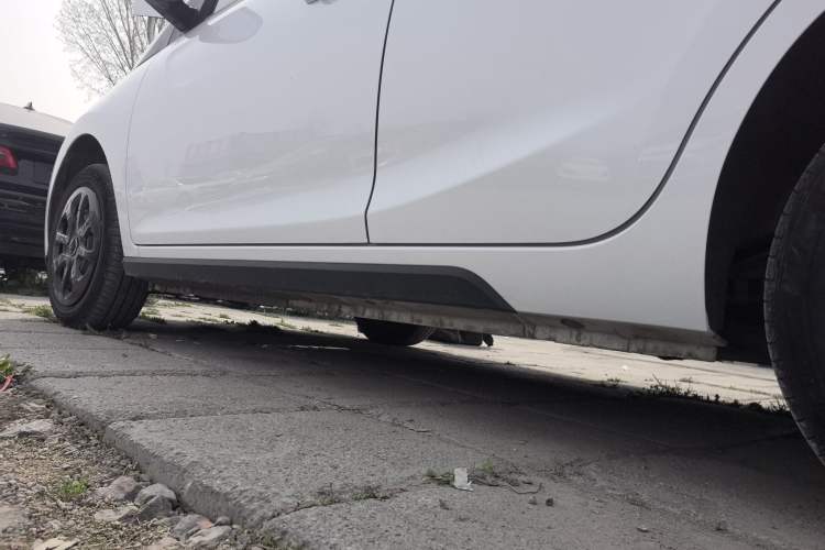 Used JMEV Xiao Qilin 2023 Joyful Edition 201km Comfort Model Left Side Sill