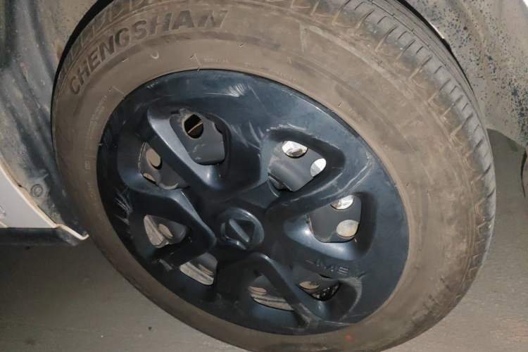 Used JMEV Xiao Qilin 2023 Joyful Edition 201km Comfort Model Right Front Wheel Hub