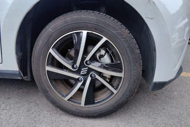 Used JMEV Xiao Qilin 2023 Joyful Edition 201km Luxury Model Right Front Wheel Hub