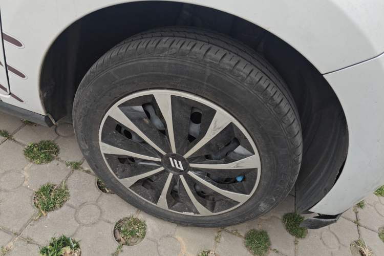 Used JMEV Xiao Qilin 2023 Joyful Edition 201km Comfort Model Right Front Wheel Hub