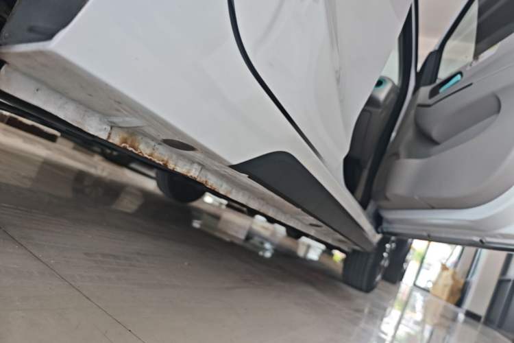 Used JMEV Xiao Qilin 2023 Joyful Edition 201km Comfort Model Right Side Sill