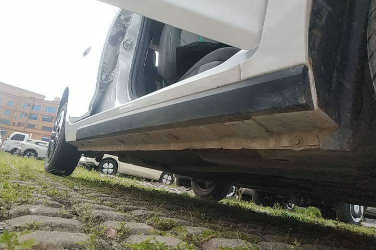 Used JMEV Xiao Qilin 2023 Joyful Edition 201km Comfort Model Right Side Sill