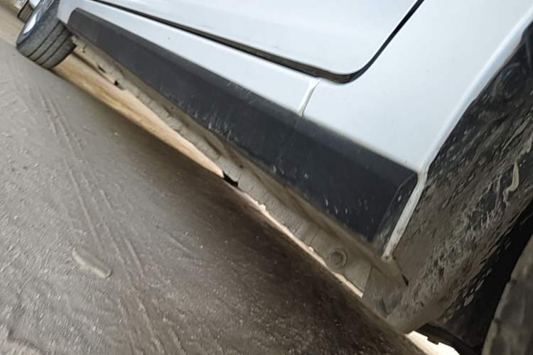 Used JMEV Xiao Qilin 2023 Joyful Edition 201km Comfort Model Right Side Sill