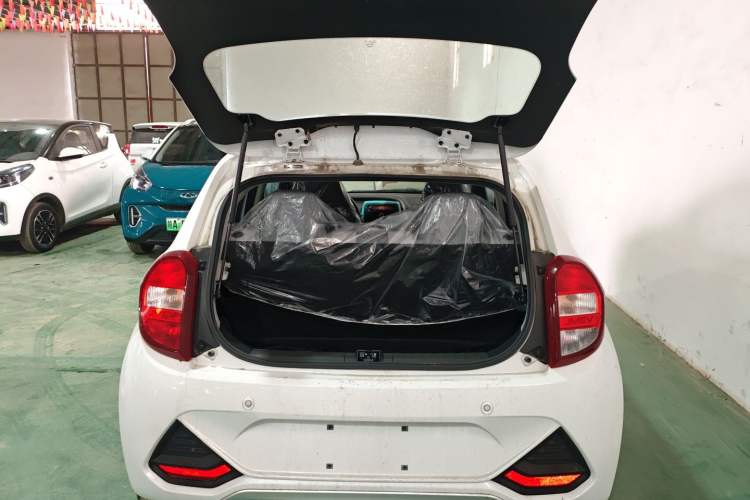 Used JMEV Xiao Qilin 2023 Joyful Edition 201km Comfort Model Trunk