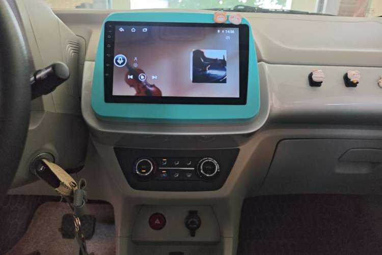 Used JMEV Xiao Qilin 2024 201 km Luxury Version Audio And AC Panel