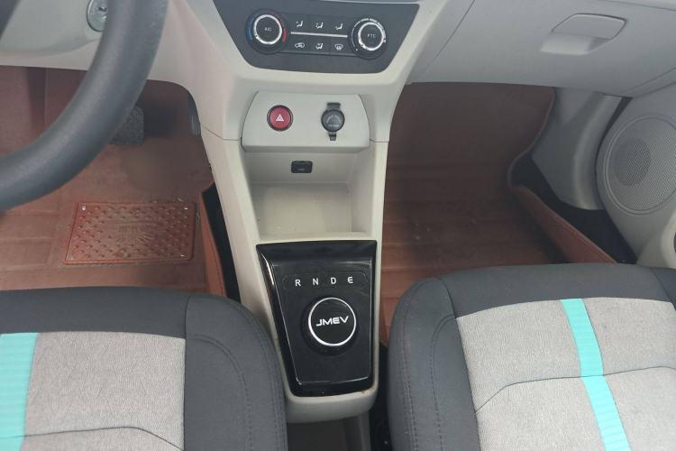 Used JMEV Xiao Qilin 2024 201km Comfort Version Audio And AC Panel