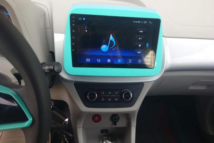 Used JMEV Xiao Qilin 2024 201 km Luxury Version Audio And AC Panel