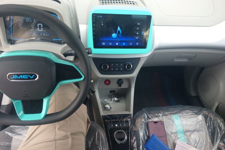 Used JMEV Xiao Qilin 2024 201 km Luxury Version Center Console