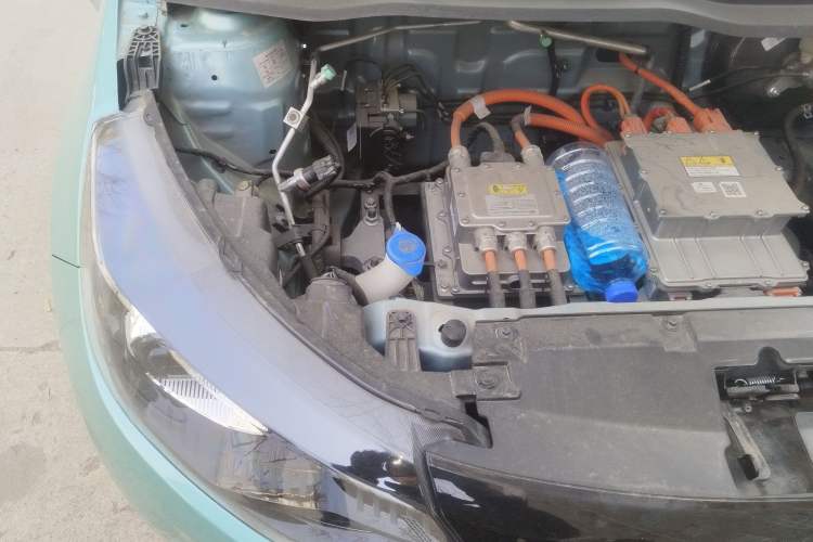 Used JMEV Xiao Qilin 2024 201km Comfort Version Engine Bay Right
