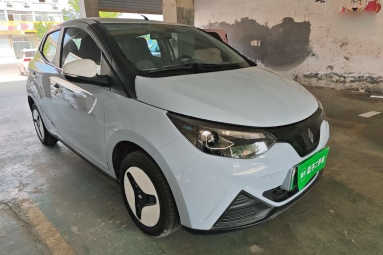 Used JMEV Xiao Qilin 2024 201 km Luxury Version Front Right 45 Deg