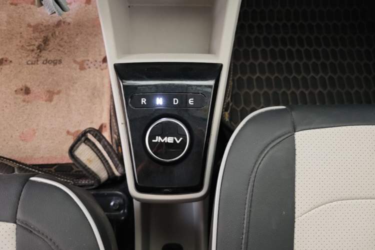 Used JMEV Xiao Qilin 2024 201 km Luxury Version Gear Lever