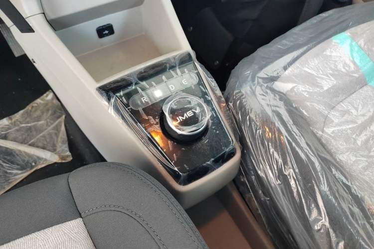 Used JMEV Xiao Qilin 2024 201km Comfort Version Gear Lever