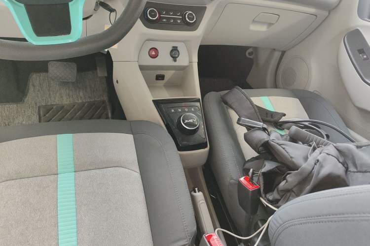Used JMEV Xiao Qilin 2024 201km Comfort Version Gear Lever