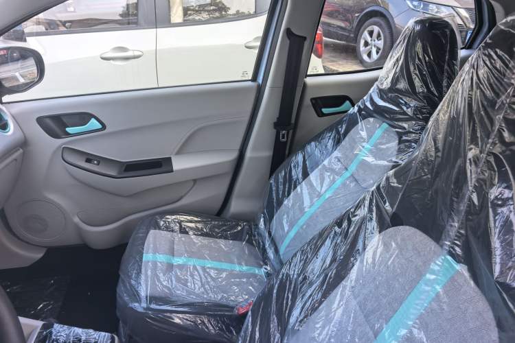 Used JMEV Xiao Qilin 2024 201km Comfort Version Interior 3