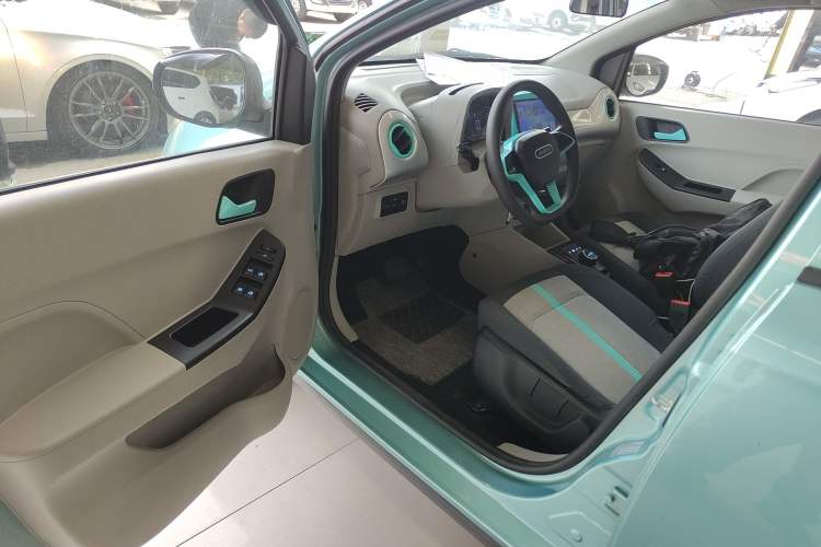 Used JMEV Xiao Qilin 2024 201km Comfort Version Interior 3