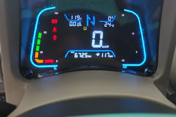 Used JMEV Xiao Qilin 2024 201km Comfort Version Odometer Close Up