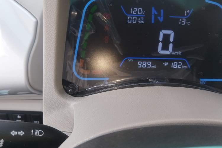 Used JMEV Xiao Qilin 2024 201km Comfort Version Odometer Close Up