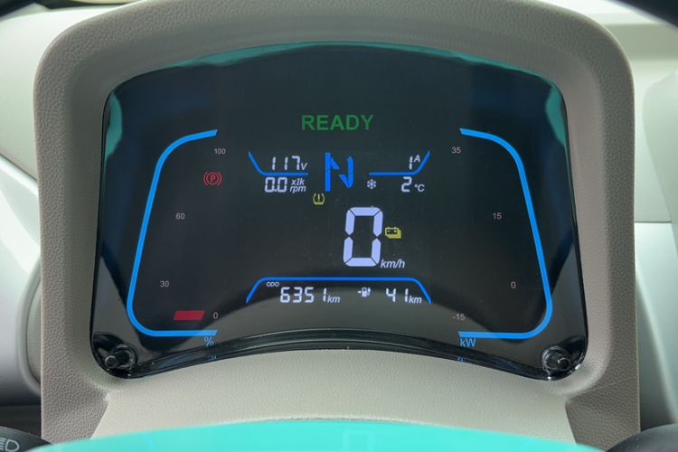 Used JMEV Xiao Qilin 2024 201km Comfort Version Odometer Close Up