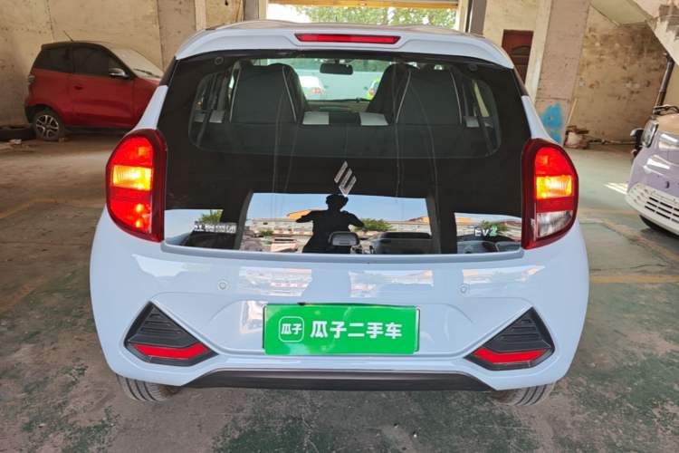 Used JMEV Xiao Qilin 2024 201 km Luxury Version Rear