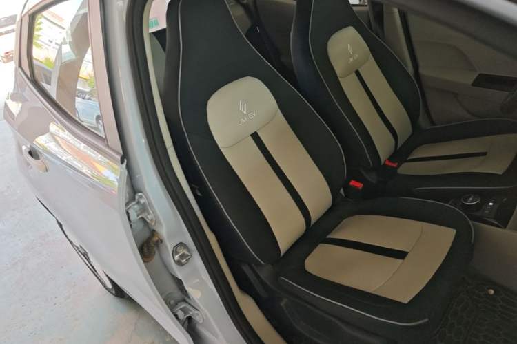 Used JMEV Xiao Qilin 2024 201 km Luxury Version Right Front Seat