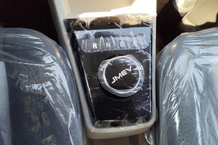 Used JMEV Xiao Qilin 2024 201km Comfort Version Gear Lever