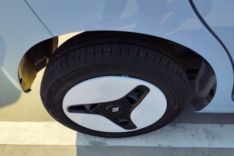 Used JMEV Xiao Qilin 2024 201km Comfort Version Right Rear Wheel Hub