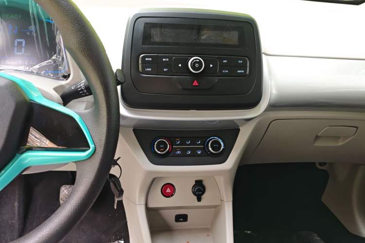 Used JMEV Xiao Qilin 2024 201km Comfort Version Audio And AC Panel