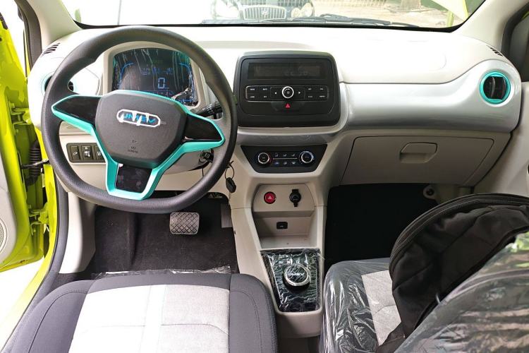Used JMEV Xiao Qilin 2024 201km Comfort Version Center Console