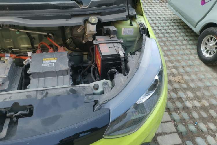 Used JMEV Xiao Qilin 2024 201km Comfort Version Engine Bay Left