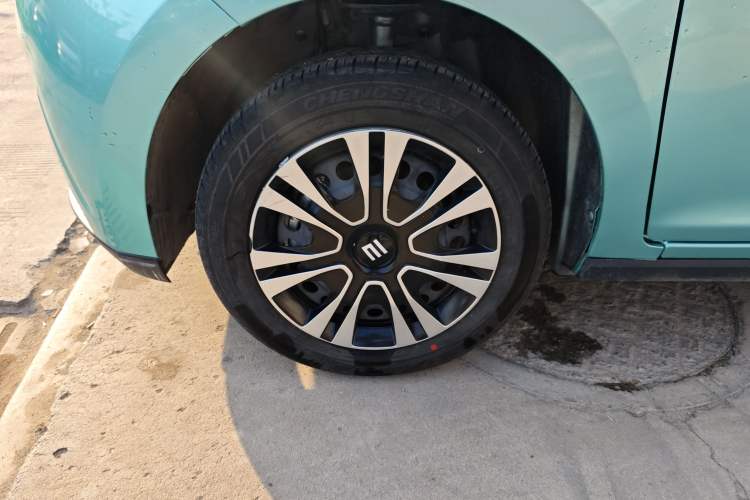 Used JMEV Xiao Qilin 2024 201 km Luxury Version Exterior 4