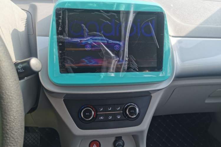Used JMEV Xiao Qilin 2024 201km Comfort Version Interior 1