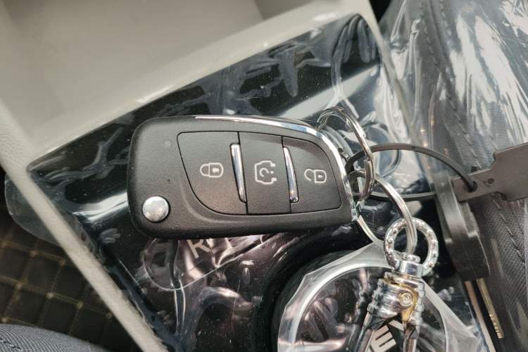 Used JMEV Xiao Qilin 2024 201km Comfort Version Interior 1