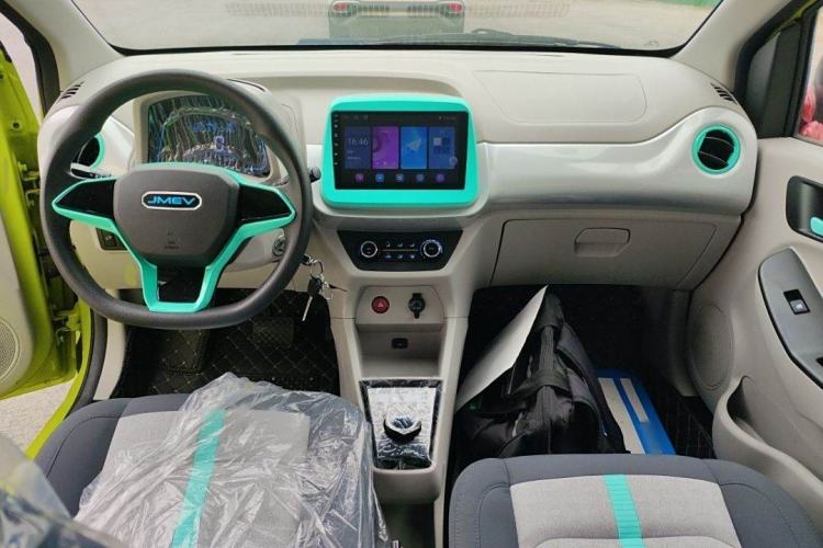 Used JMEV Xiao Qilin 2024 201km Comfort Version Interior 1