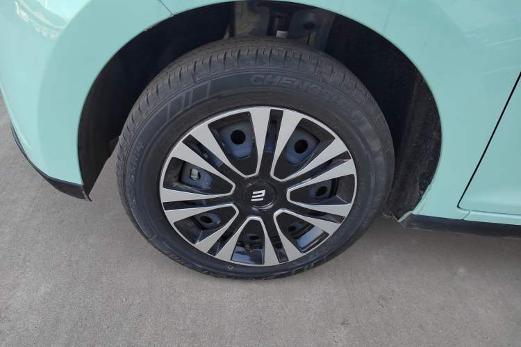 Used JMEV Xiao Qilin 2024 201km Comfort Version Left Front Wheel Hub