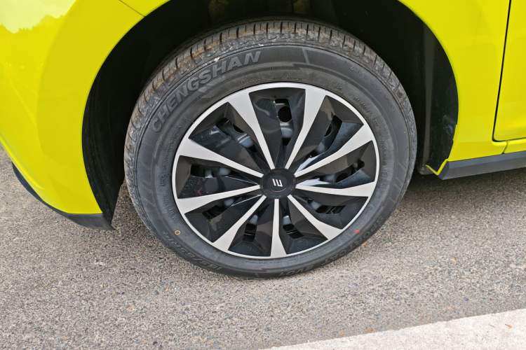 Used JMEV Xiao Qilin 2024 201km Comfort Version Left Front Wheel Hub
