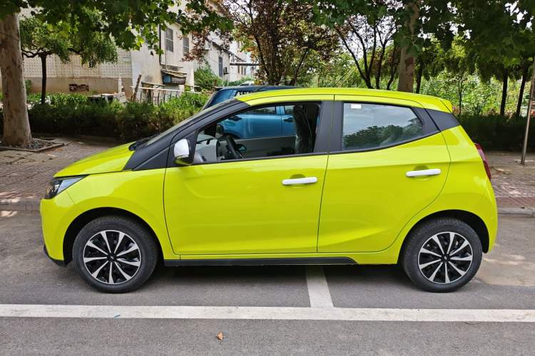 Used JMEV Xiao Qilin 2024 201km Comfort Version Left Side